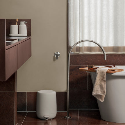 Blomus Sono badkamer accessoires Moonbeam - Oku dienblad - Kaavu badmat - www.bath-living.com