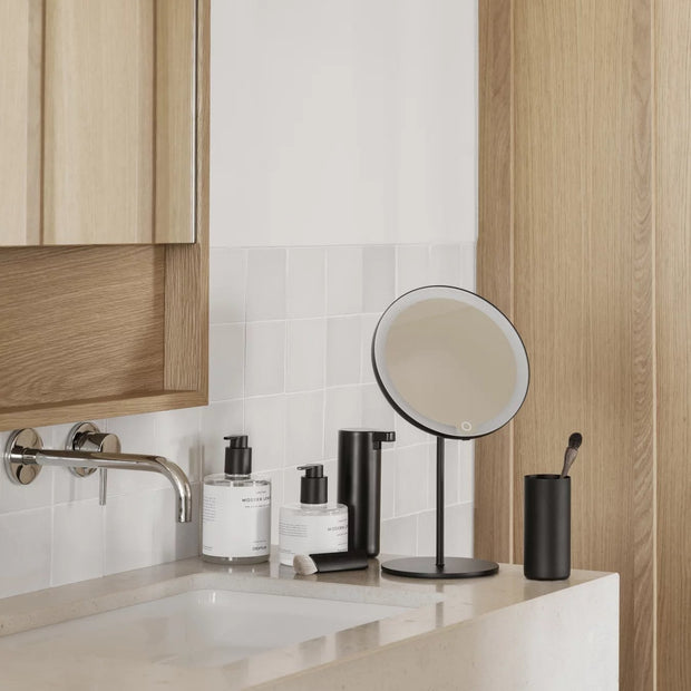 <h2>Stylish bathroom accessories</h2>