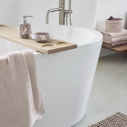 Badkamer inspiratie: roze badkamer - www.bath-living.com