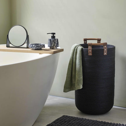 Aquanova Orion accessoires - Forte cosmeticaspiegel - Cino wasmand - Axel badmat - London handdoek Thyme - www.bath-living.com