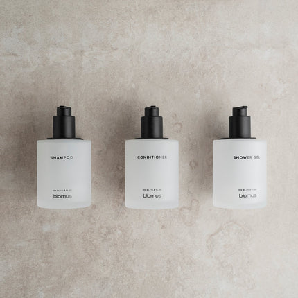 Blomus Kirei White - set shampoo condtioner showergel - www.bath-living.com