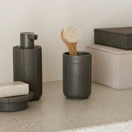 Blomus Kua zeepdispenser zeepbakje beker Magnet - Sahla sieradendoos Pewter en Nomad - www.bath-living.com