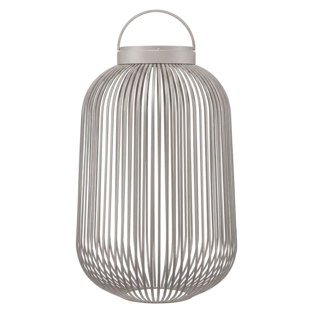 Grote grijze lantaarn met oplaadbare led lamp van Blomus Lito met moderne uitstraling en verticale lijnen