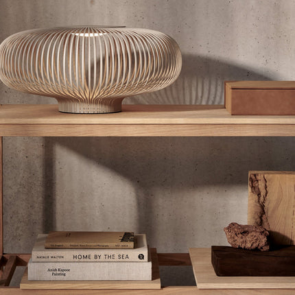 Blomus accessoires en decoratie met beige Lito led lamp en bruine Sahla sieradendoos