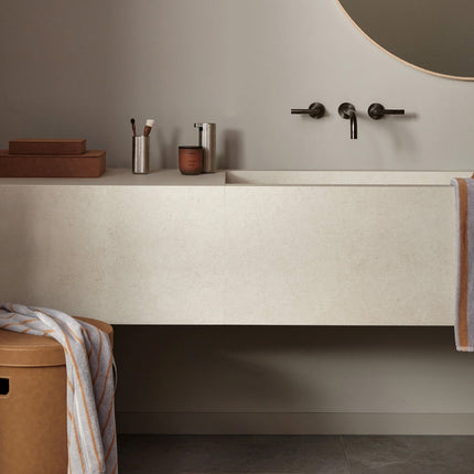 Blomus badkameraccessoires Sahla Indian tan en Modo Rof Matt met handdoek Riva Tan