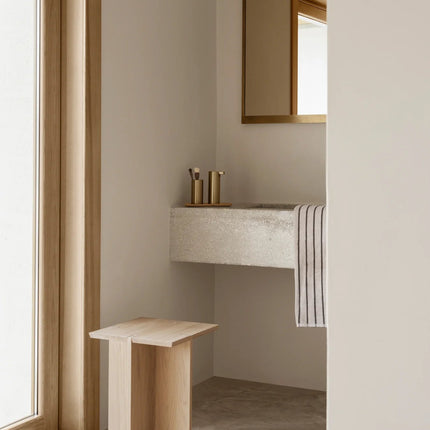 Blomus Modo accessoires - Engawa kruk - www.bath-living.com