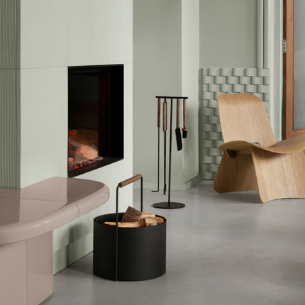Blomus Ashi haard accessoires - zwart met hout - www.bath-living.com