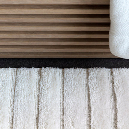Casilin California badmat Ivory - ingeweven streeppatroon - www.bath-living.com