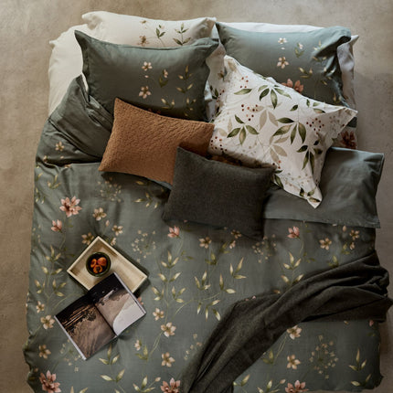Vandyck dekbedovertrekken Fleurine en Mosswood - sprei Home Serina - sloop Pure 10 - www.bath-living.com