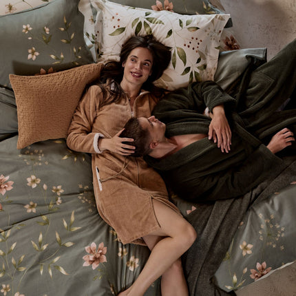 Vandyck badjassen Chicago en Ranger - dekbedovertrekken Fleurine en Mosswood - www.bath-living.com