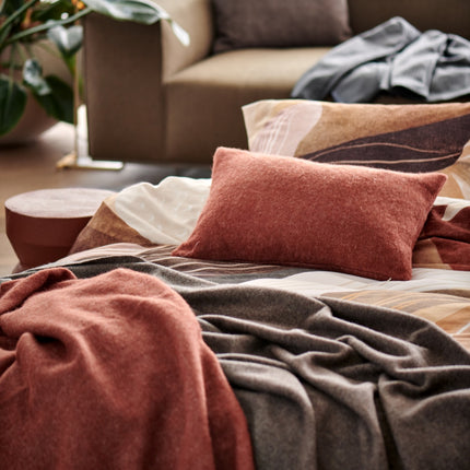 Vandyck Home spreien en kussenslopen - Bellavita Mocca en Serina Espresso - www.bath-living.com