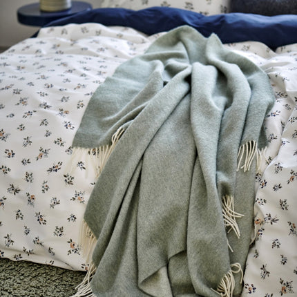 Vandyck dekbedovertrek met Home Bellavita sprei / plaid Smoke Green - www.bath-living.com