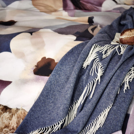 Vandyck dekbedovertrek met Home Serina sprei / plaid Blue Ink - www.bath-living.com