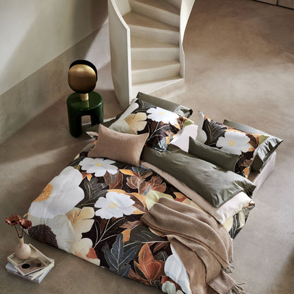 Vandyck dekbedovertrek Majesty en Purity 87 Thyme - plaid Home 95 Soft Tan - sloop Pure 82 Thyme - www.bath-living.com