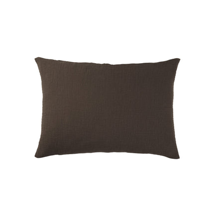 Vandyck Pure 68 Dark Truffle kussensloop 40x55 met vintage look door gewassen katoen in donkerbruine kleur
