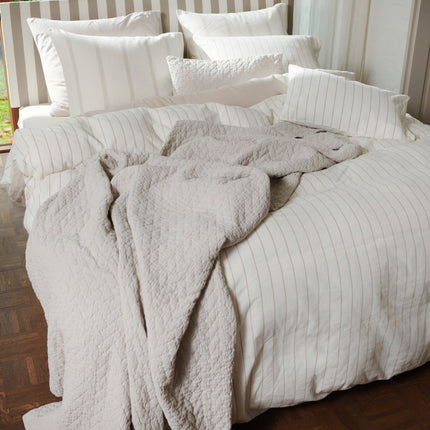 Vandyck dekbedovertrekken Pure Sand, Pure Horizon, Pure 07 - sprei Pure 10 Stone - www.bath-living.com