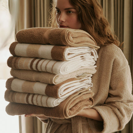 Vandyck kleur Cafe au Lait - Ranger badjas en handdoek - Vancouver en Ontario badtextiel - www.bath-living.com