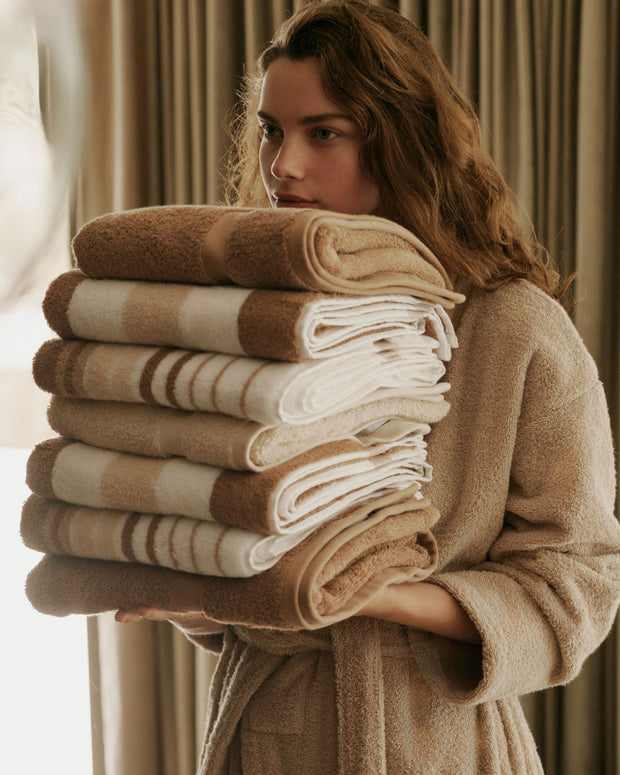 Vandyck kleur Cafe au Lait - Ranger badjas en handdoek - Vancouver en Ontario badtextiel - www.bath-living.com