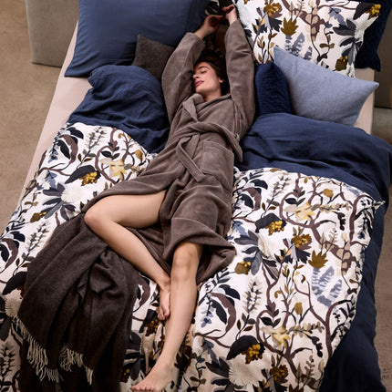 Vandyck dekbedovertrek Forest Haze - Pure 07  Blue ink - Plaid Home Serina Espresso, Home Bellavita  Dusty Blue, Pure 10 Blue Ink - badjas Beaumont Espresso  - www.bath-living.com