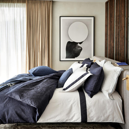 Vandyck Purity dekbedovertrekken, Alba Allura en Linora - Home Serina sprei Blue Ink - Pure 10 kussensloop Blue Ink - www.bath-living.com