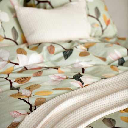Vandyck Twiggy dekbedovertrek Pistache - Home Pique sprei en kussensloop Cream Tan - www.bath-living.com