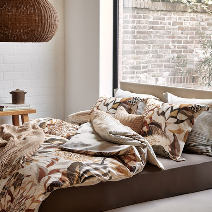 Vandyck Wild Bloom en Muse dekbedovertrek Multi - Home 95 sprei Soft Tan - www.bath-living.com