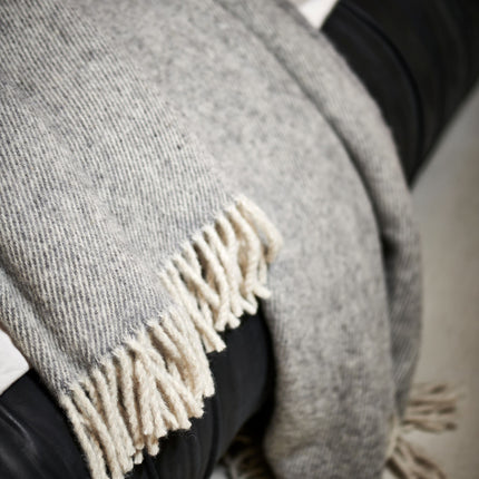 Vandyck plaid / sprei Home 99 kleur Grey-011 - www.bath-living.com