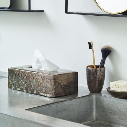 Ugo bakke vintage bronze