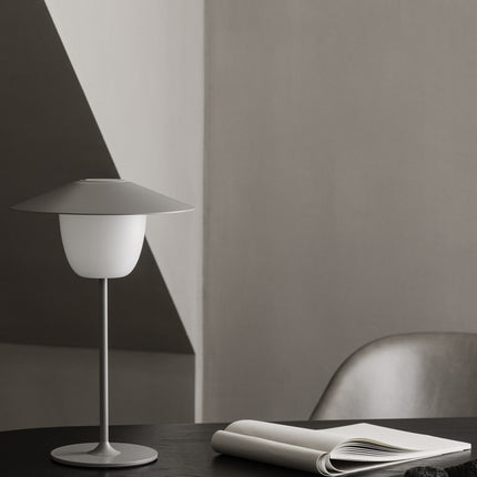 Satélite de lámpara de mesa ANI (pequeño)